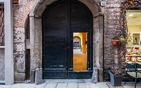 Appartamento Tivano In Centro Storico