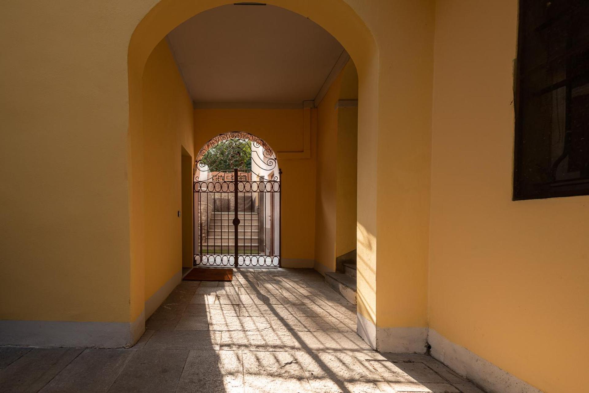 Appartamento Tivano In Centro Storico Como Exterior foto